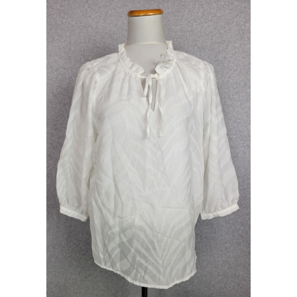 NWT Vince‎ Camuto Womens Jacquard Zebra Print  Split Neck Blouse Ivory Small